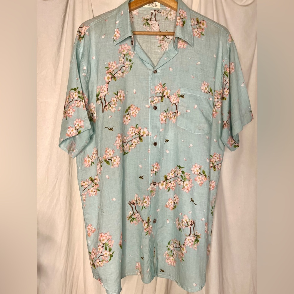 Short Sleeve Floral Button-up Shirt Thailand Size L